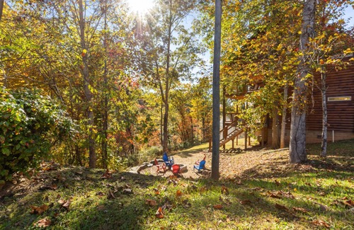 Gatlinburg - Pigeon Forge Cabina | Indoor Pool and Sweeping Views