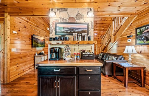 Pigeon Forge Cabina | ¡Ven a hacer A Pearl's Splash en esta cabina de Smoky Mountain POOL!