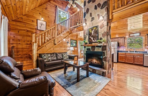 Pigeon Forge Cabina | ¡Ven a hacer A Pearl's Splash en esta cabina de Smoky Mountain POOL!