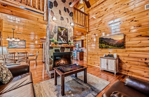Pigeon Forge Cabina | ¡Ven a hacer A Pearl's Splash en esta cabina de Smoky Mountain POOL!