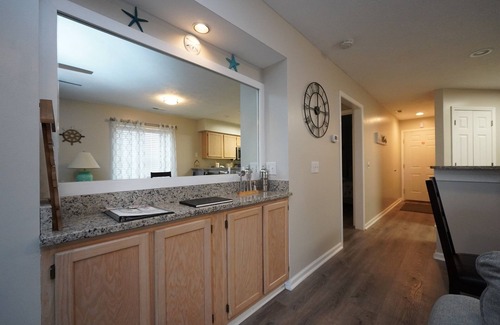 Carolina Forest Condominio | Indoor Pool, Hot Tub, Tennis, Central Location