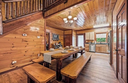 Cosby Cabina | Indoor Pool-Hot Tub-Theater-Game Room-Pet friendly