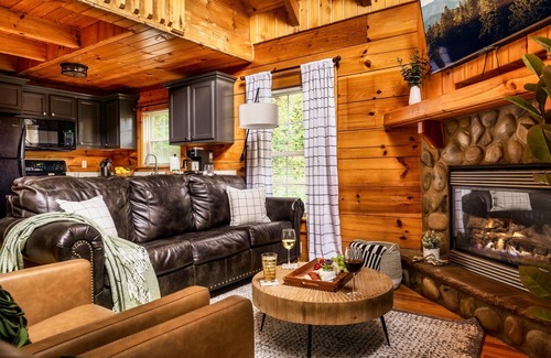Gatlinburg Cabina | Indoor Pool & Movies - Near DT Gatlinburg