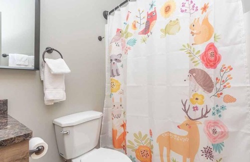 Waterfront Greens Casa | Indoor pool with 2 Hot Tubs! Lakefront living at the finest!!!