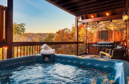 Chalet Village Cabina | IndoorPool | 2 Suites | View | HotTub | GmRm | PS5