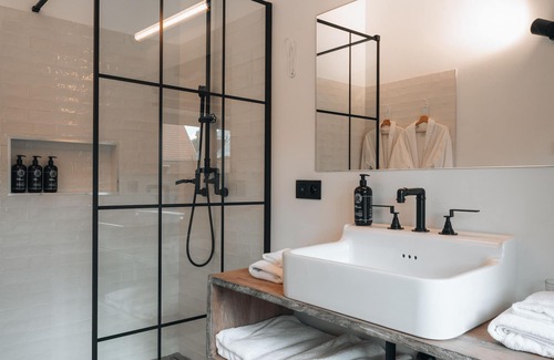 Loupoigne Cama Y Desayuno | Indrani Lodge