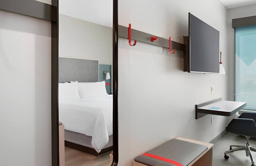 Savannah Casa | Indulge in Comfort! Restaurants, Shopping!