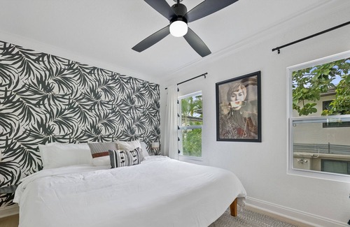 Victoria Park Casa | Indulge in Luxury Fit for a Queen: The Cersei Lannister Suite at KarINN Unit 6
