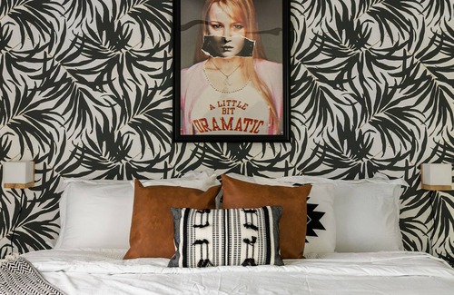 Victoria Park Casa | Indulge in Luxury and Channel Your Inner Mean Girl w/ the Regina George Suite Un