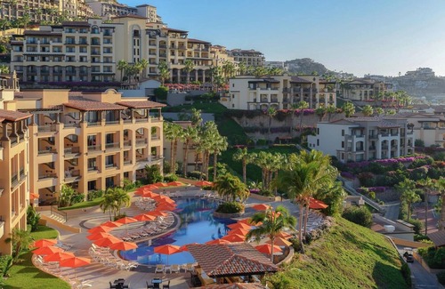 Sunset Beach Complejo | Indulge in Paradise: Luxury Beach Resort in Cabo San Lucas