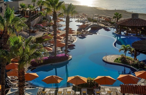 Sunset Beach Complejo | Indulge in Paradise: Luxury Beach Resort in Cabo San Lucas