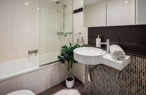 Brisbane Central Business District Apartamento | Indulgence at Meriton, Spectacular Views, Sleeps 6 Includes Carpark