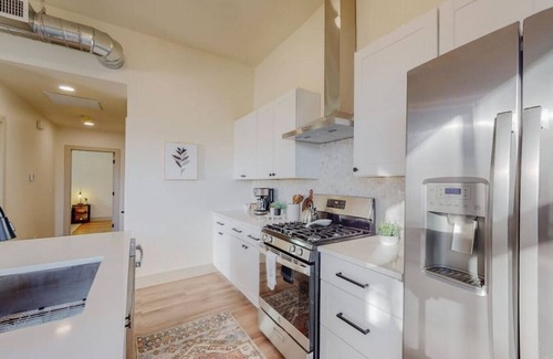 Nob Hill Condominio | Industrial Condo|Outdoor Space|Nob Hill