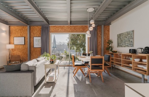 Uniao de Freguesias do Centro Apartamento | Apartamento de diseño industrial en el centro con jardín compartido, Wi-Fi y aire acondicionado