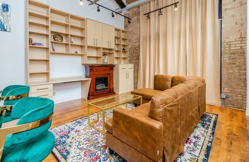 Prairie District Condominio | Industrial loft haven