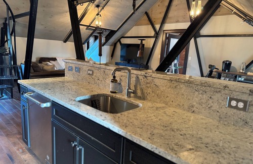 Plymouth Condominio | Industrial Penthouse in Downtown Plymouth