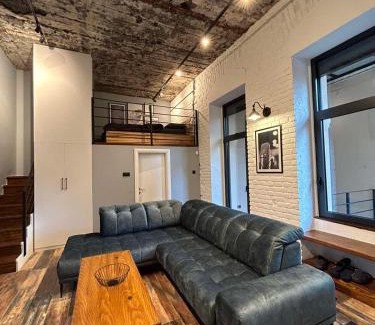 Subotica Apartamento | Industrial Studio
