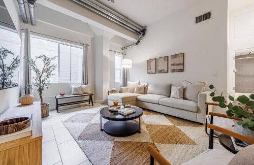 Historic Core Apartamento | Industrial Style 2BR Condo Downtown LA With Rooftop!