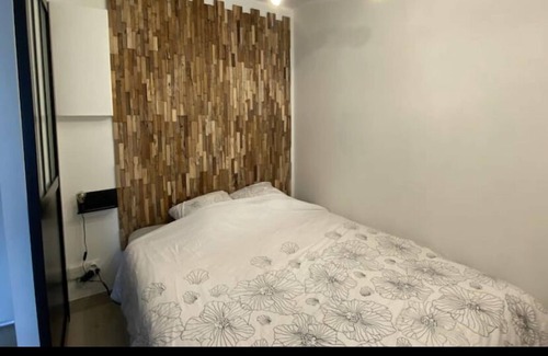 Gouvieux Apartamento | Industrial style apartment with private garden!