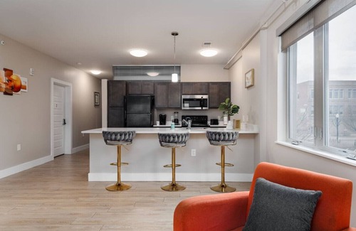 Cole-Noble District Apartamento | Indy 2BR Gem Heart of Downtown