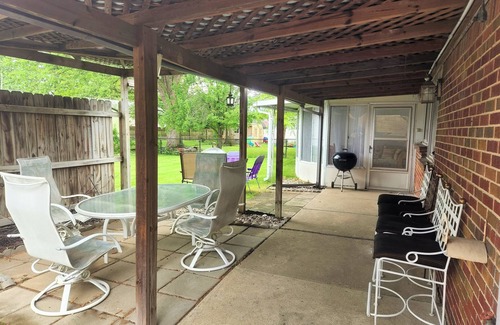 Speedway Casa | Indy Speedway House: 0.4 mile Walk to IMS, 4 miles to D/T Indy
