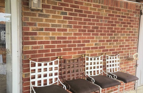 Speedway Casa | Indy Speedway House: 0.4 mile Walk to IMS, 4 miles to D/T Indy