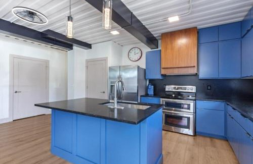 Babe Denny Casa | Indy Stadium Villa 711 L