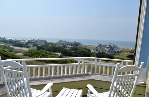 Bald Head Island Casa | Inescapable View es una magnífica propiedad de 7BR / 8BA Dune Ridge con vista al mar.