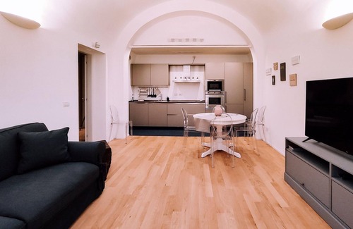 L'antico Ghetto Ebraico Apartamento | Appartamento Elegante Alle Due Torri by Wonderful Italy