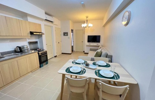Project 4 Apartamento | Infina Towers Affordable Staycation 8 units-2 BR