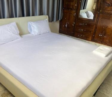 Msasani Cama Y Desayuno | Infinite estate ltd