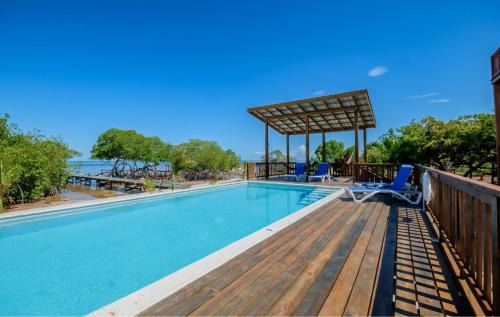 Caye Caulker Casa | Infinite Sea - 3 bed 2 bath Upper Unit Caye Caulker