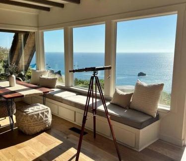 Trinidad Casa | Infinity ocean view, while soaking in the hot tub!