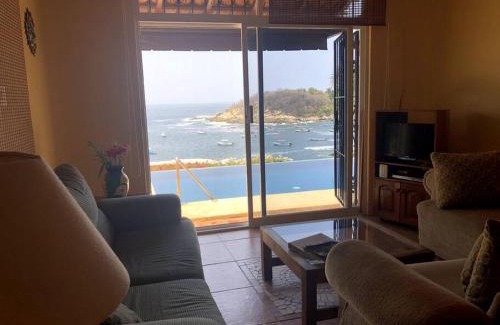 Hidalgo Casa | Infinity pool with spectacular views of the Pacific Ocean