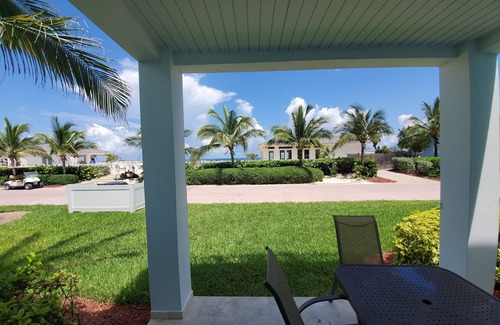 Alice Town Casa | "Infinity Poolside" - Ocean Villa 2 BR / 3 BA