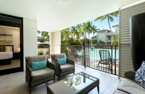 Port Douglas Apartamento | Infinity's Edge - Poolside Retreat at Temple Resort
