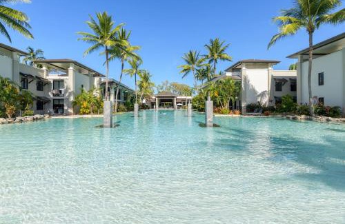 Port Douglas Apartamento | Infinity's Edge - Poolside Retreat at Temple Resort