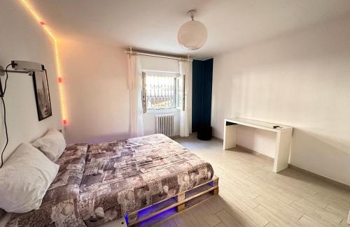Rivazzurra Apartamento | INFONDOALMAR RIMINI -Intero Apt Indipendente-Netflix-MetroMare a 40m-Proiettore 4k Cinema-WiFi Fibra-Led-Parcheggio-Riscaldamento-