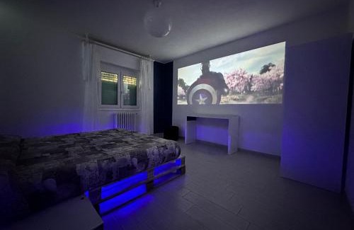 Rivazzurra Apartamento | INFONDOALMAR RIMINI -Intero Apt Indipendente-Netflix-MetroMare a 40m-Proiettore 4k Cinema-WiFi Fibra-Led-Parcheggio-Riscaldamento-