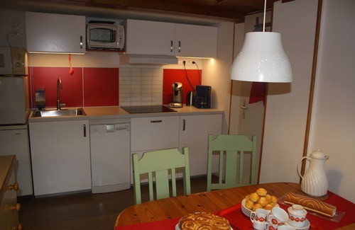 Vastra Torup Casa | Ingas Stuga, casa de vacaciones muy bien equipada en un paraje natural de 2000 m2