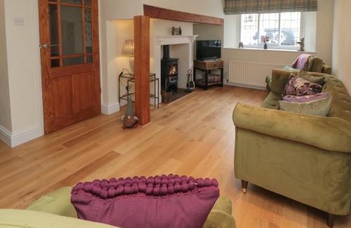 Guisborough Casa | Inglenook Cottage
