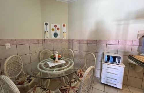 Ingleses Norte Apartamento | Ingleses Holiday Gaivotas 2qts piscina aquecida frente e vista mar dos quartos Recep e Seg 24hs