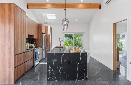 Inglewood Casa | Inglewood Hills Luxe View Home-Near LAX/SoFi/Beach