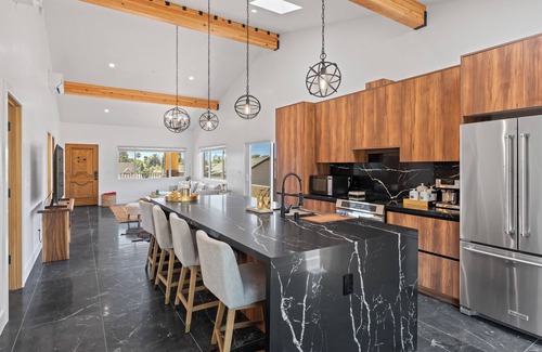 Inglewood Casa | Inglewood Hills Luxe View Home-Near LAX/SoFi/Beach