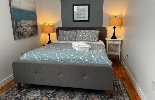 South End Apartamento | Inglis Heritage Cozy 2-Bedroom near Waterfront & Dining, Unit D