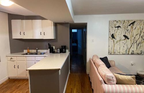 South End Apartamento | Inglis Heritage Cozy 2-Bedroom near Waterfront & Dining, Unit D