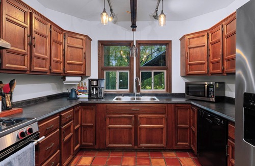 Circleville Cabina | Inkwell Gardens: A Modern Cabin in Middletown Close to Legoland, Golf, Hiking+
