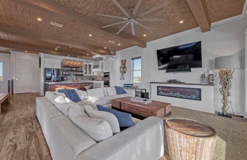 Inlet Beach Casa | Inlet Beach "Emerald Breeze"| 6 BR |Sleeps 16 |Private Pool |Elevator| VIEWS!
