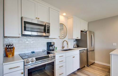 Inlet Beach Condominio | ¡Haga sus planes de primavera temprano en la unidad de esquina del piso superior "Sunny Side Up"!