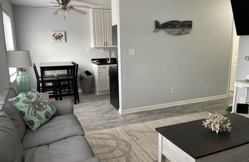 Dam Neck Condominio | Inlet Condo 2 Blocks to the Beach!